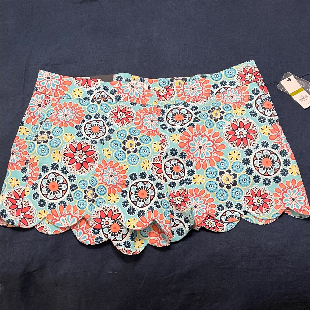 New —-crown & ivy 🌼 flower Scallop Hem Shorts - Coral, Blue, Yellow